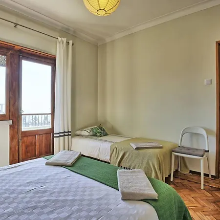 Apolonia Terrace - Lisbonbreaks